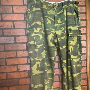 Women camouflage joggers